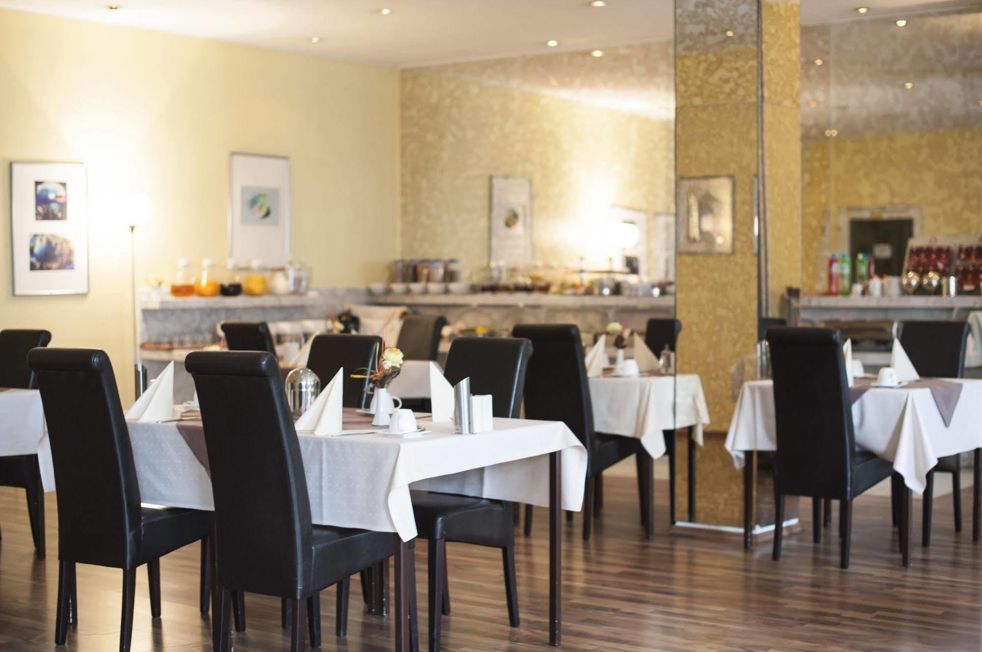 Stargaze Forum Hotel Duesseldorf-ฮิลเดน ภายนอก รูปภาพ
